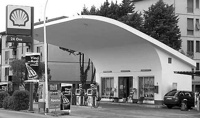 Caro Benzina: fate il pieno a Firenze, ma non a Napoli